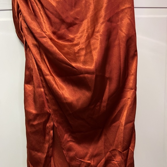 Pretty little thing Dress - Picture 3 of 3